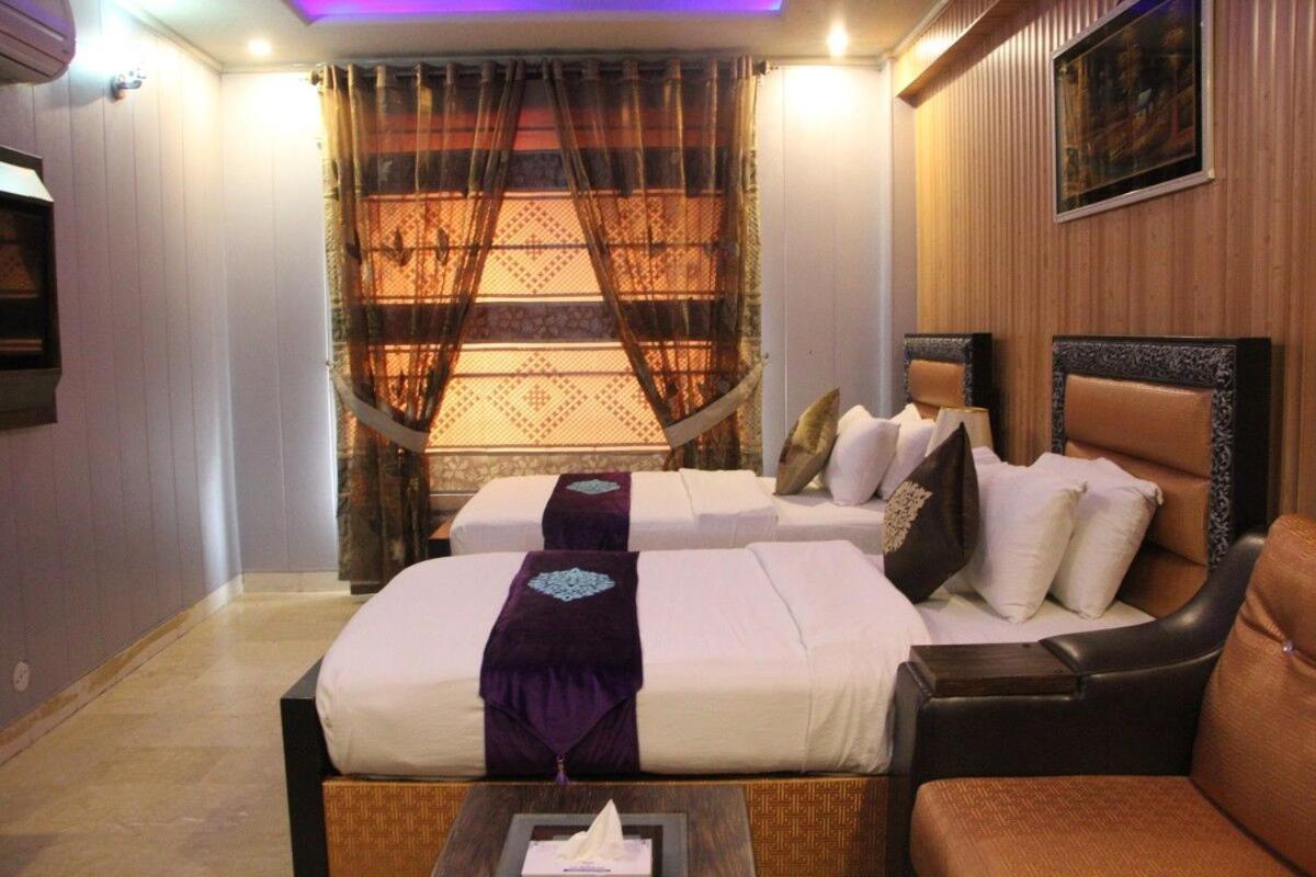 Hotel The Leschanze Lahore Buitenkant foto