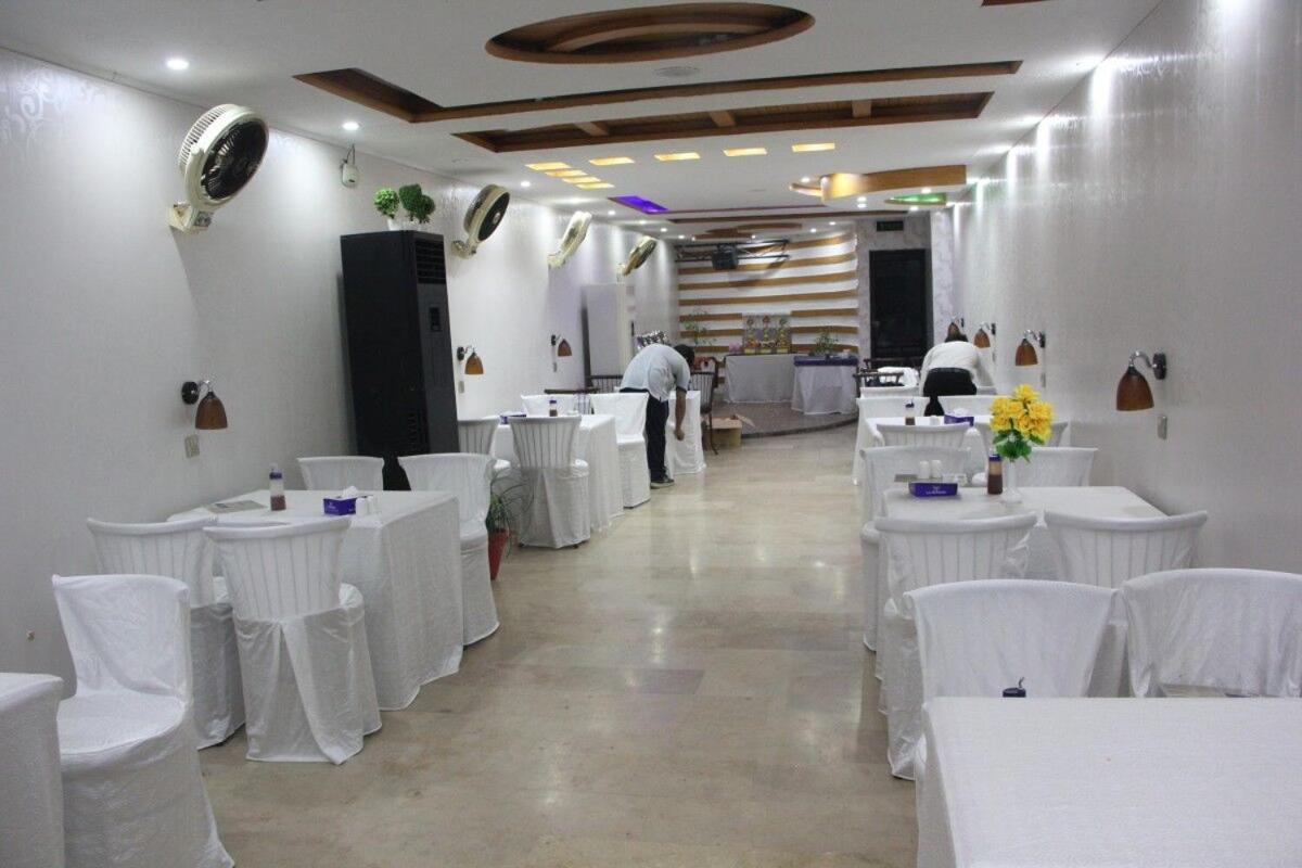 Hotel The Leschanze Lahore Buitenkant foto
